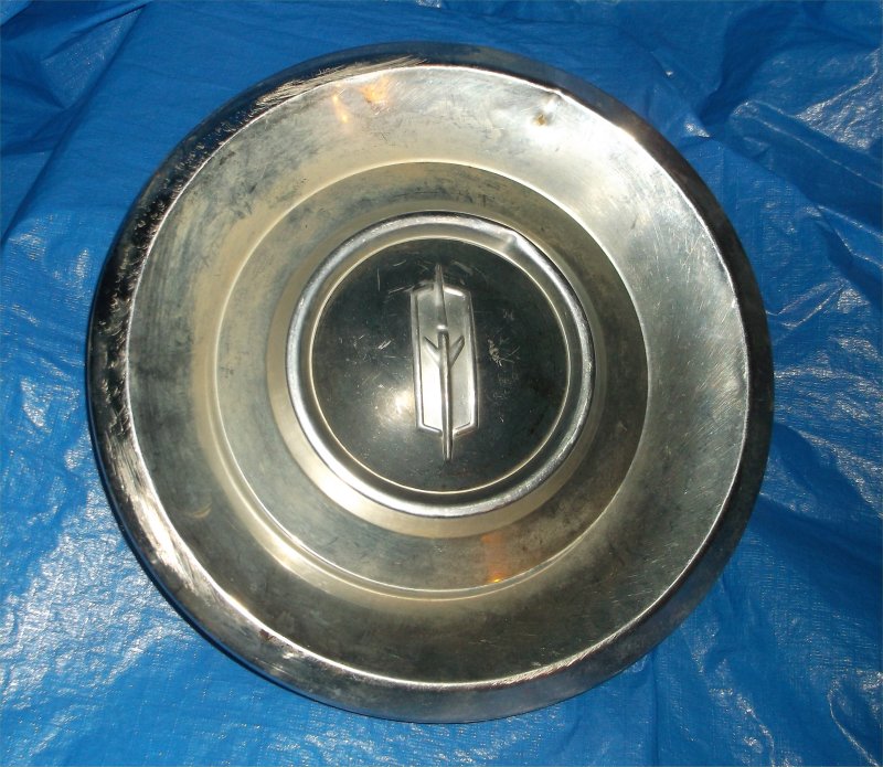 61 olds hubcap-2
