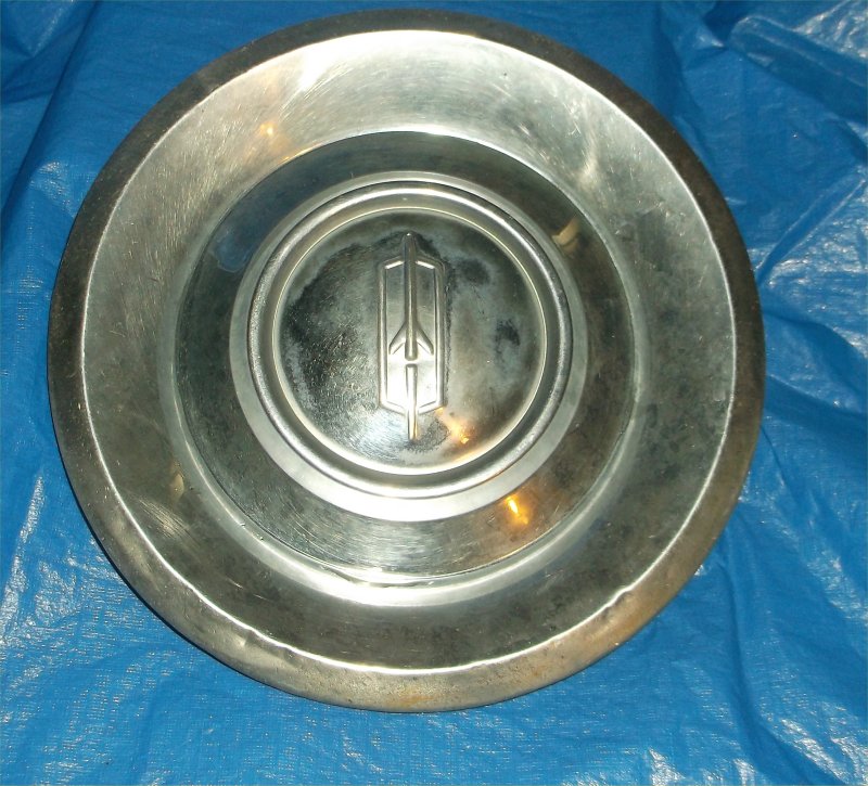 61 olds hubcap-4